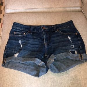 Jean shorts with rips